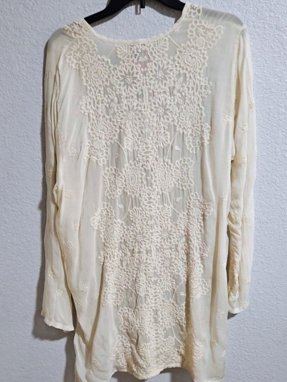 JOHNNY WAS Embroidered Cream Tunic Top - Picture 5 of 5